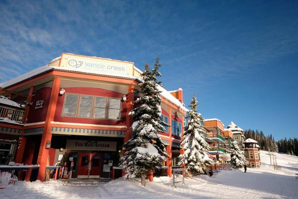 The Vance Creek Hotel & Conference Centre Silver Star Exterior photo
